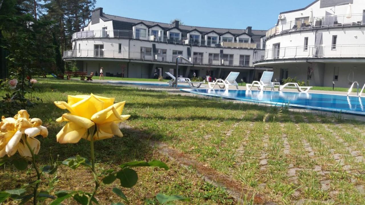 Romantyczny Apartament Happy 16 Basen & Kort Tenisowy, Ochrona 24 H - Dla Maksymalnie 6 Osob Pobierowo Exterior foto