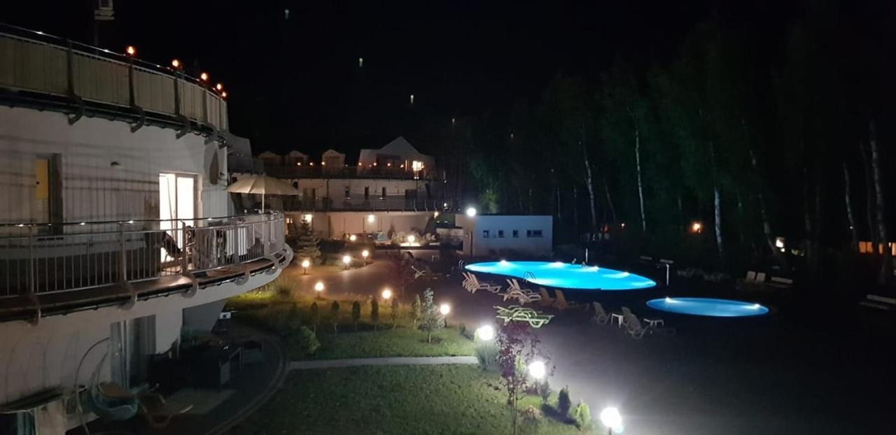 Romantyczny Apartament Happy 16 Basen & Kort Tenisowy, Ochrona 24 H - Dla Maksymalnie 6 Osob Pobierowo Exterior foto