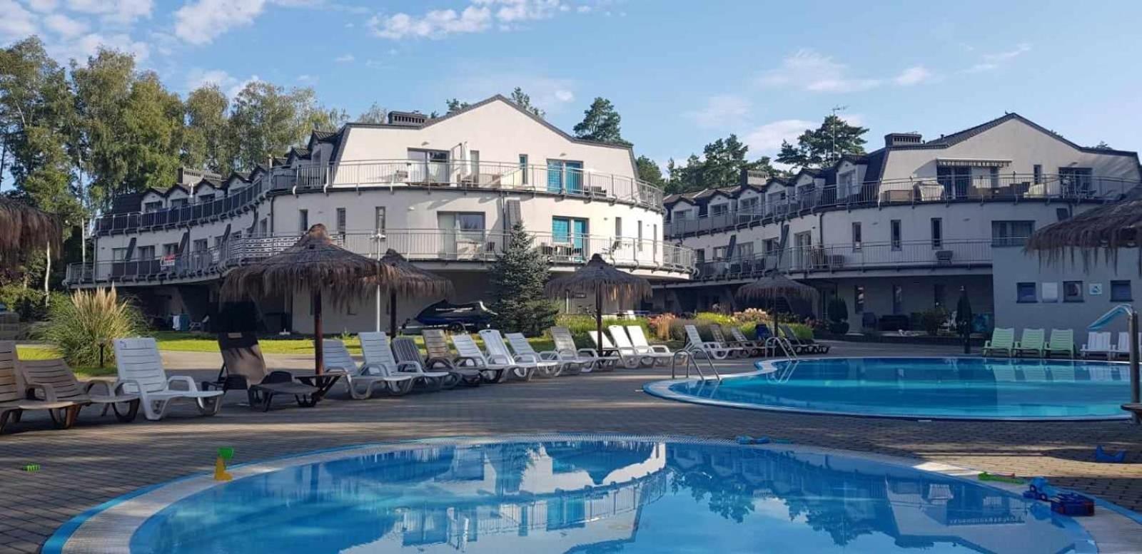 Romantyczny Apartament Happy 16 Basen & Kort Tenisowy, Ochrona 24 H - Dla Maksymalnie 6 Osob Pobierowo Exterior foto